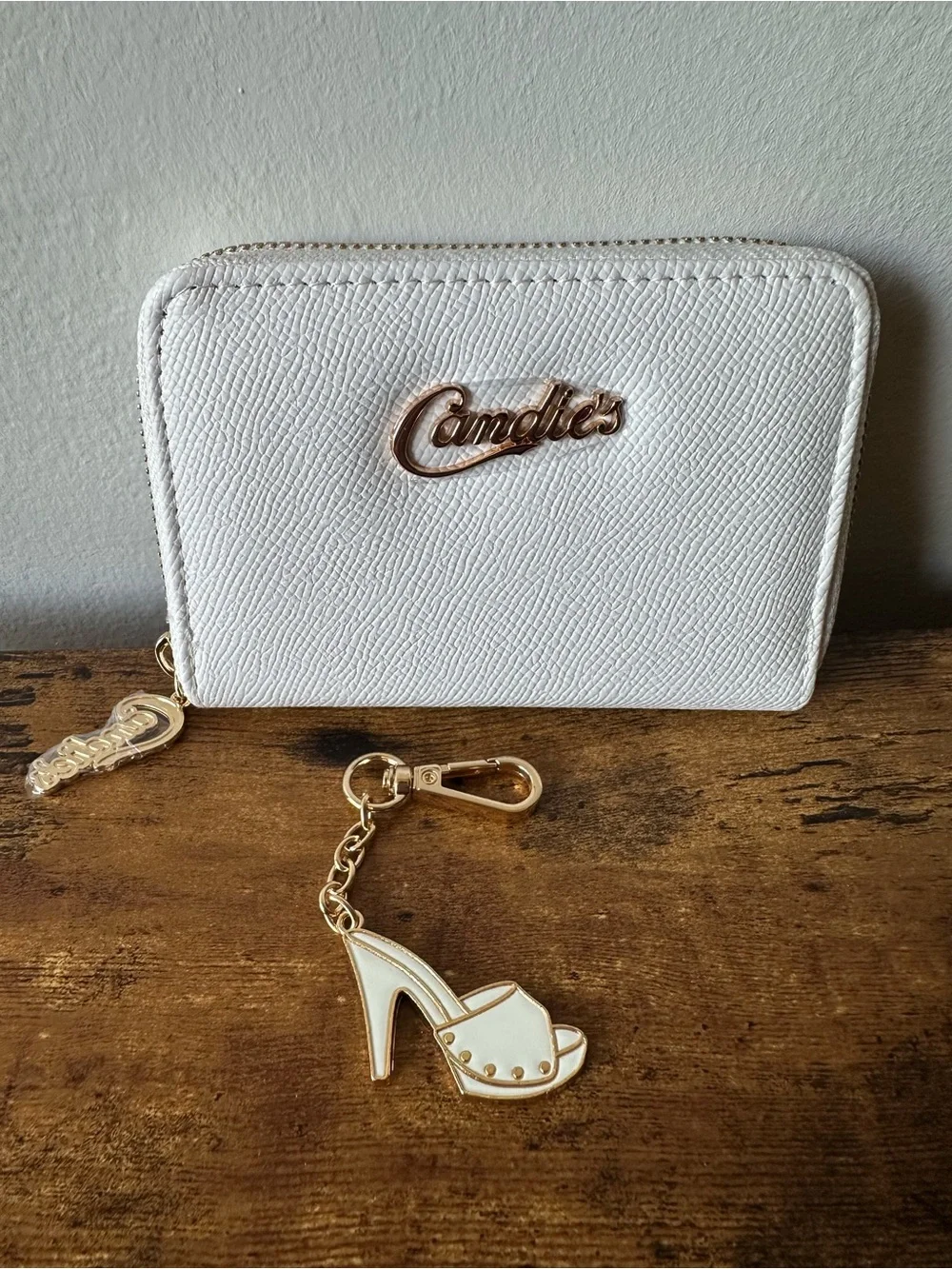 Candie's White Textured Zip Wallet with Gold Logo Zipper High Heel Charm NWOT